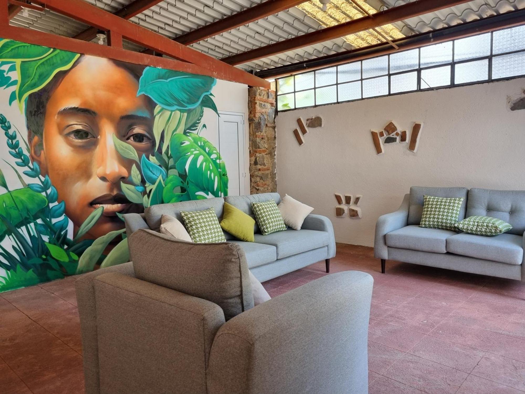 Central Hostel San Sebastian Antigua Ngoại thất bức ảnh